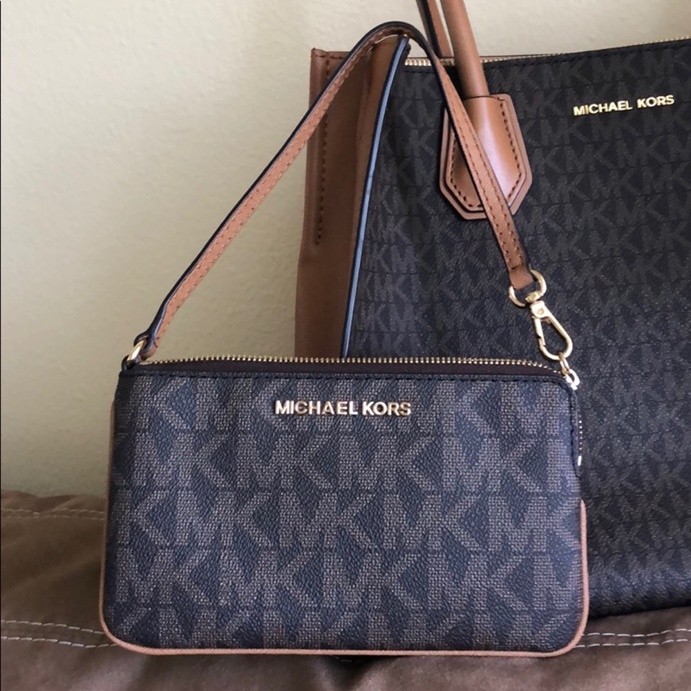 Michael Kors Wristlet